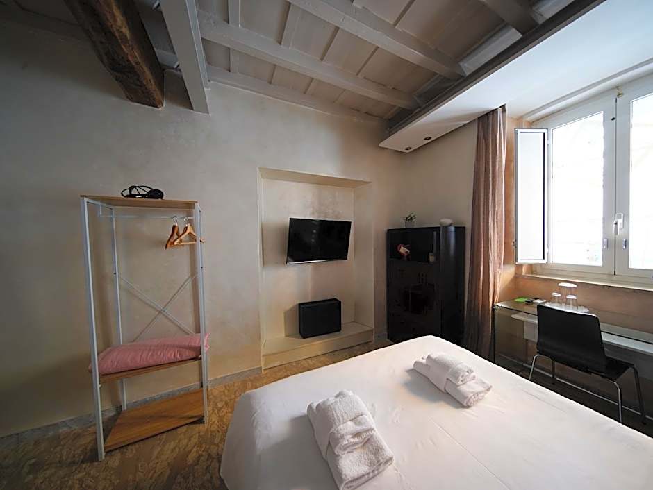 Nerva Accommodation