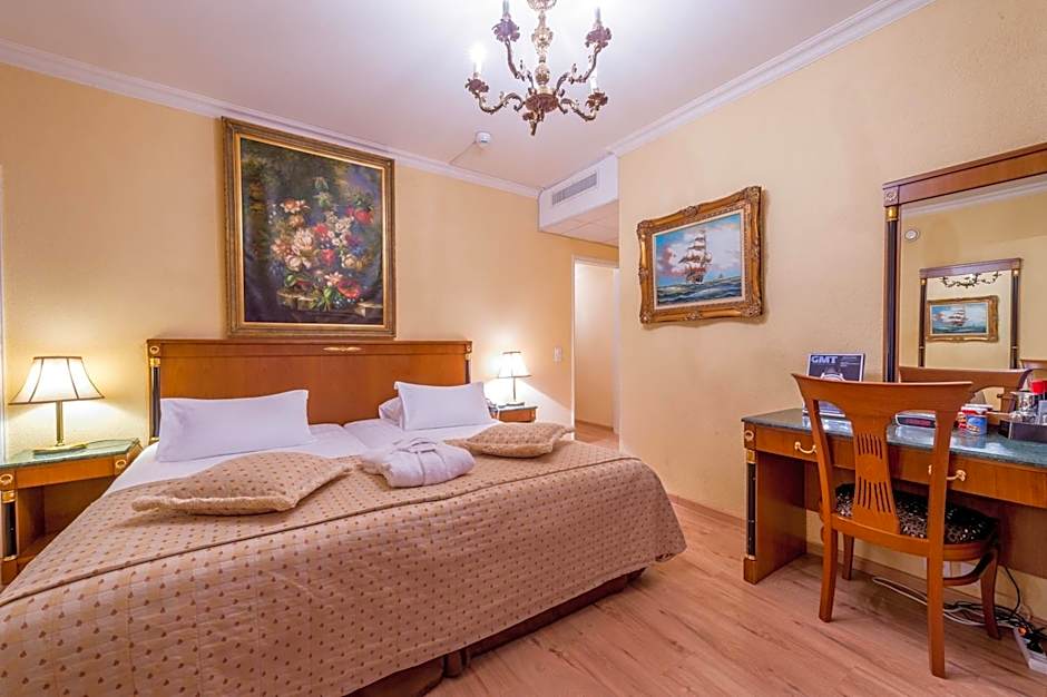 Hotel Century