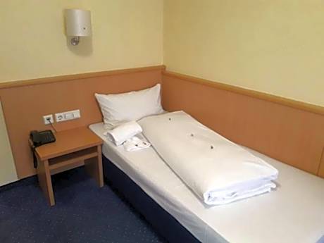 Economy Single Room