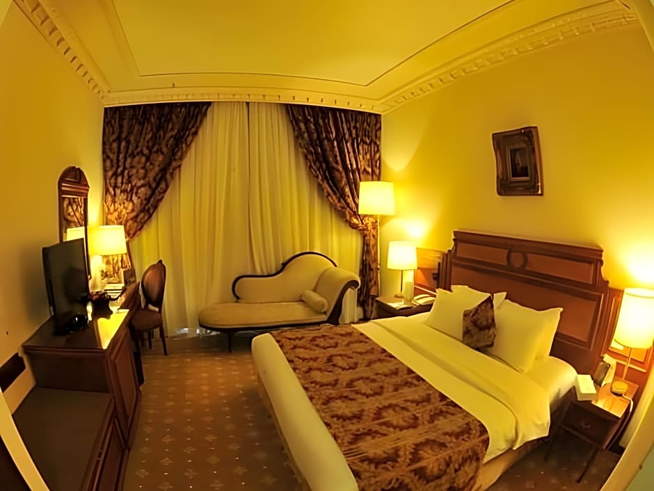 Golden Tulip Serenada Hamra Hotel