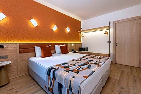 Suite with Garden View