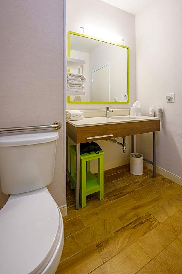 Hampton Inn By Hilton Hutchinson