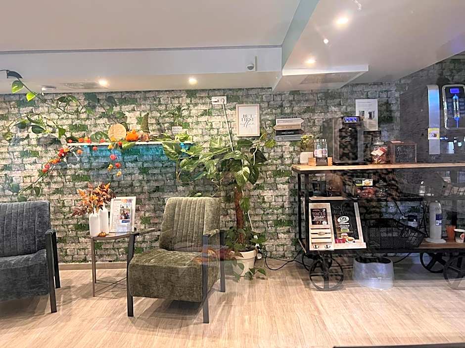 SOFI-LIVING-APARTMENTS