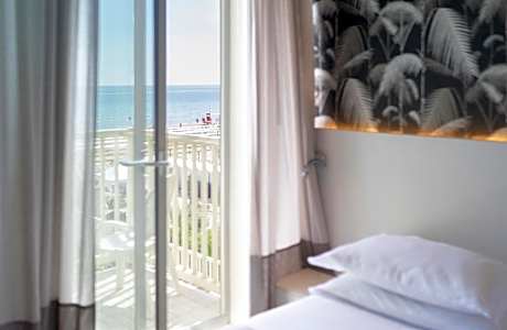 Double or Twin Room with Terrace