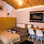 UNDERGROUND Jacuzzi Rooms