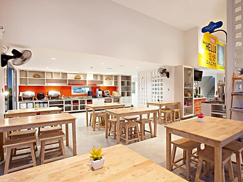 Recenta Suite Phuket Suanluang