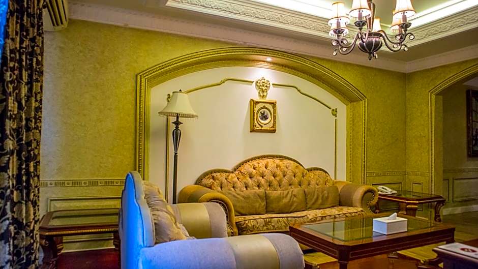 Four Seasons Place Hotel