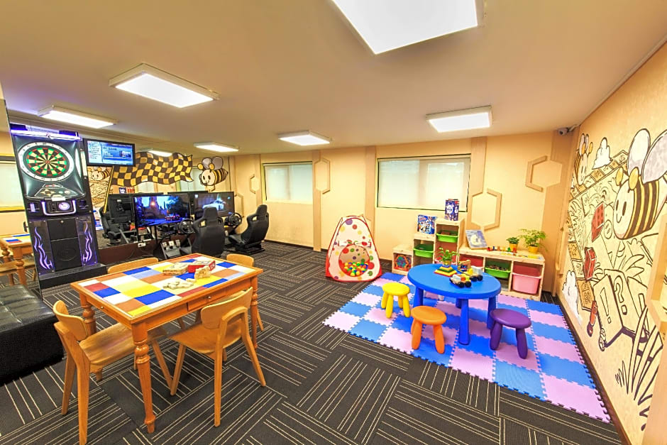 Bee House by Cosmos Creation