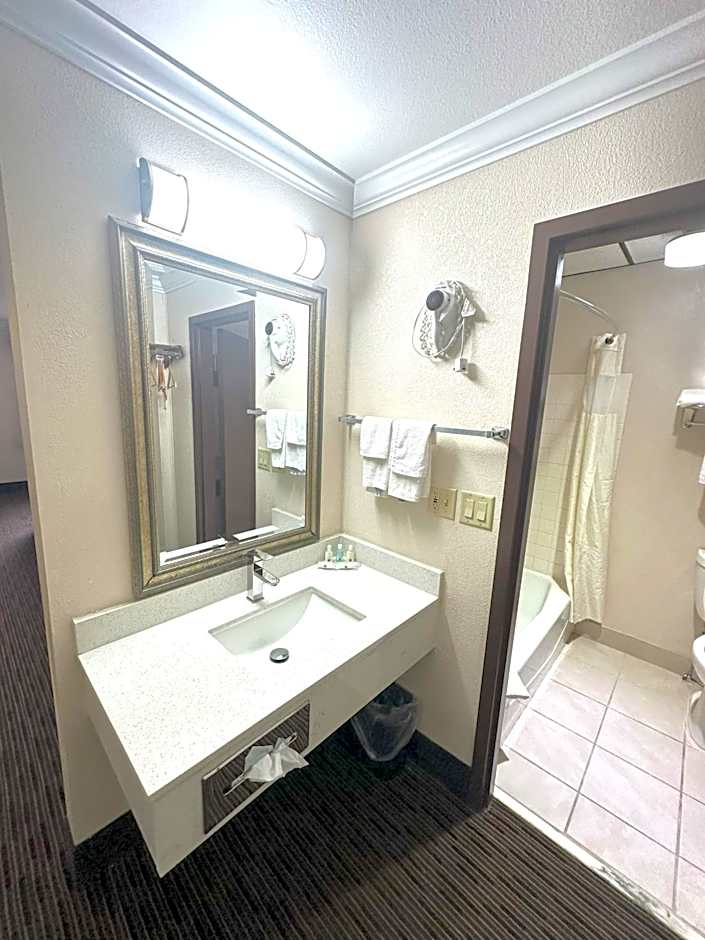 Quality Inn & Suites Salina