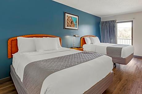 Polynesian Hotel Wisconsin Dells - Near Noah's Ark