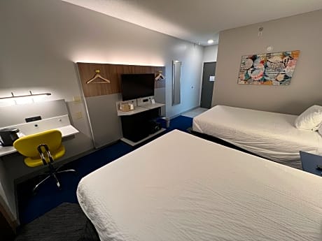 2 Queen Beds, Standard Room, Non-Smoking