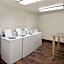 Days Inn & Suites by Wyndham Rochester South
