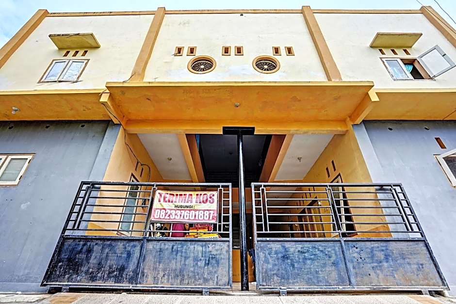 Hotel O Lili Kost SyariahNearKetapang Royal City