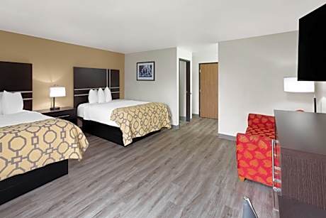 Queen Suite with Two Queen Beds - Pet not Allowed/Non-Smoking