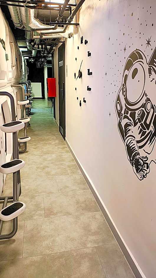 Сapsule Kijowska Stadium Floor -1 no window - Self Check in