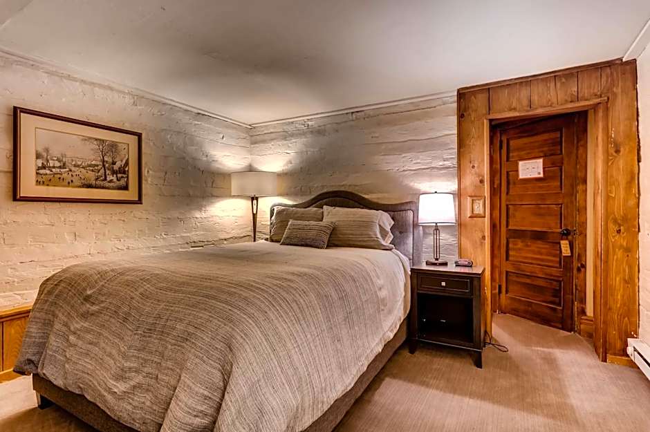 Photo 1 of 6 of Junior Suite