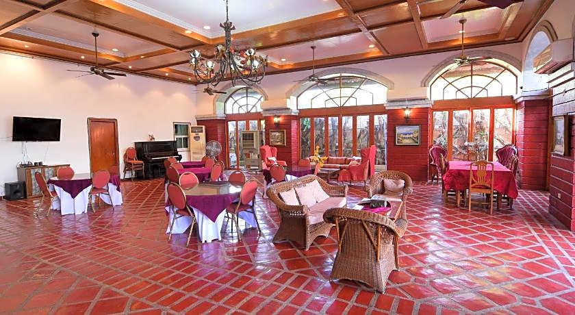 Tahanan Lakeview Hotel