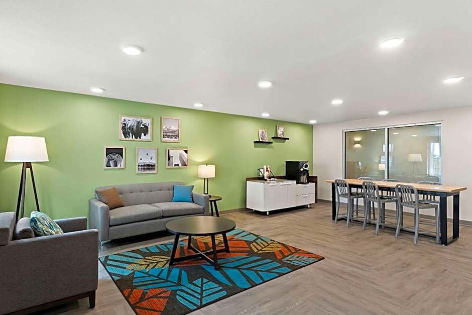 WoodSpring Suites Denver Commerce City