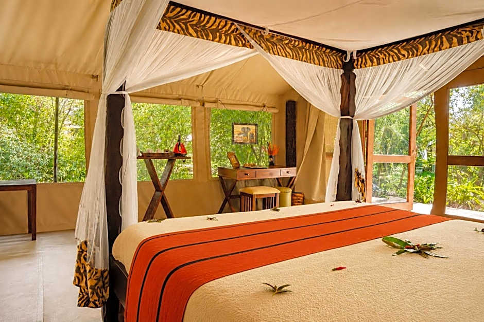 Exploreans Mara River Camp