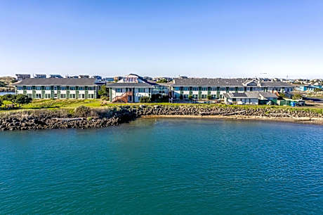 Waldport Bayfront Hotel & Restaurant