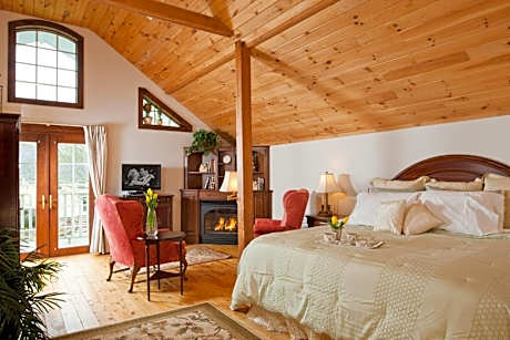 King Room with Jacuzzi Tub and TV and Gas Fireplace