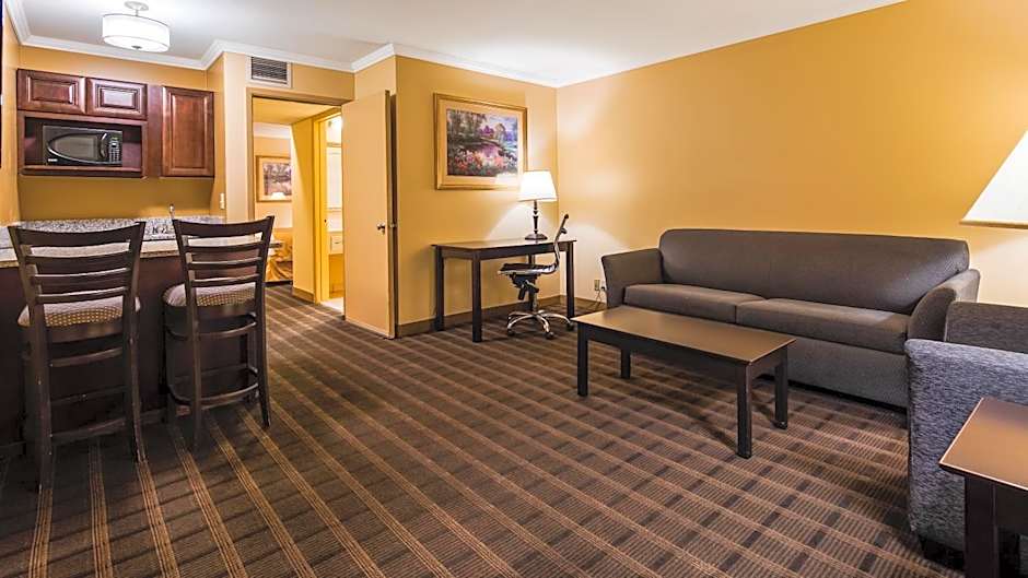 Best Western Inn & Suites
