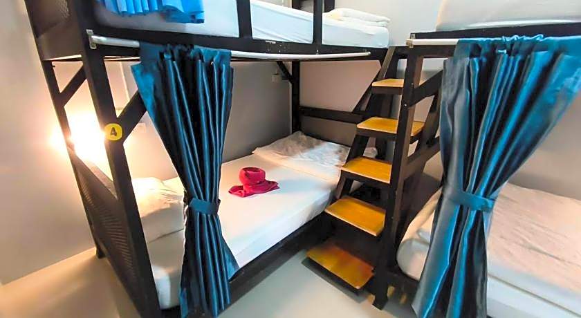 Boom Hostel Khaosok
