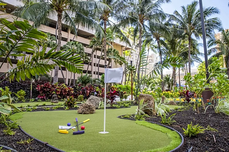The Courtyard by Marriott Waikiki Beach