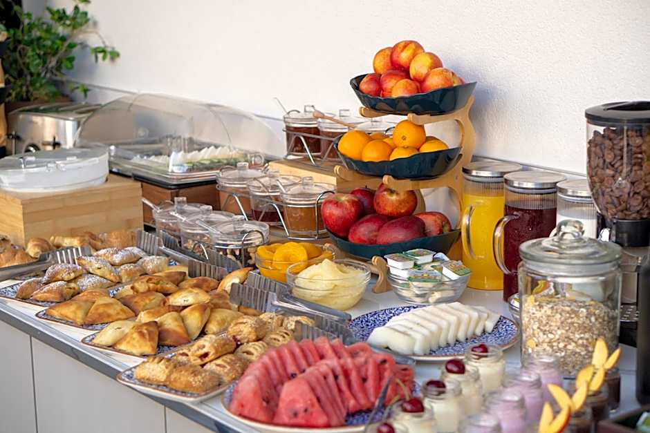 Costa De Luxe Suites