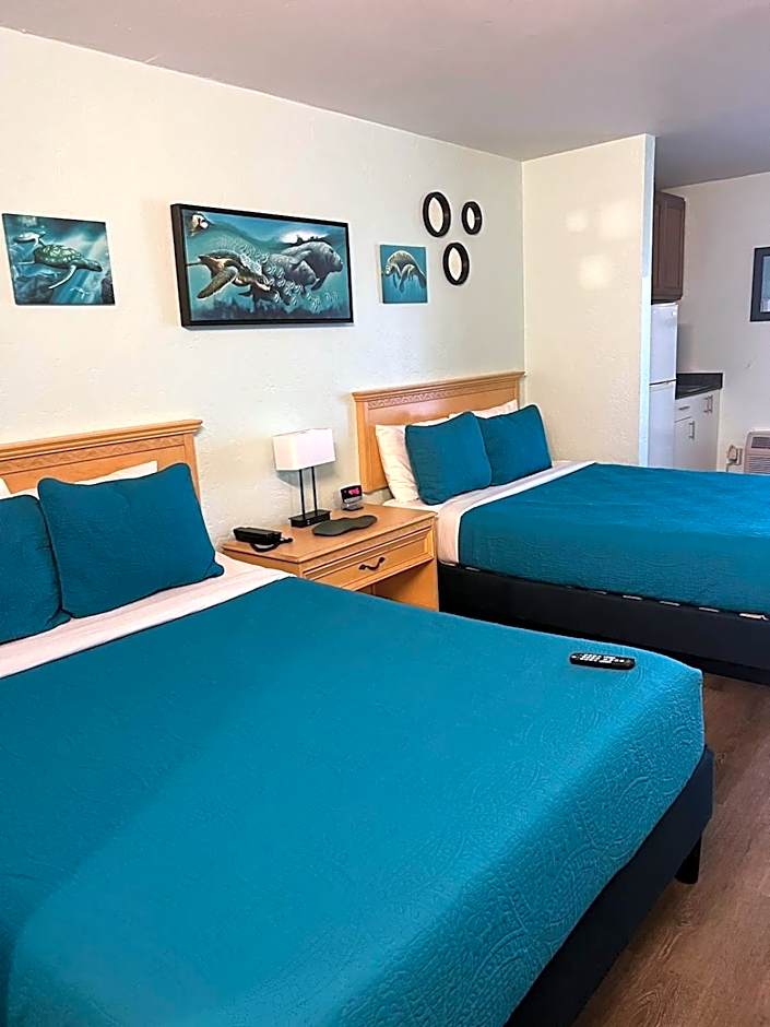 Beachside Hotel - POOL IS OPEN!