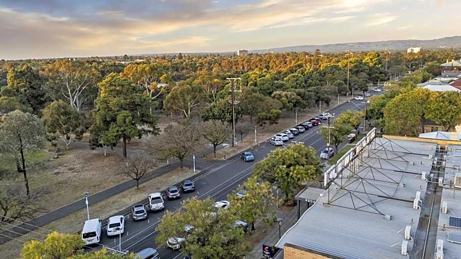 Comfort Inn Regal Park
