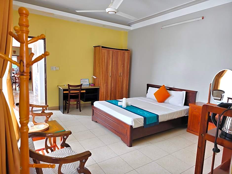 Sunny C Hotel