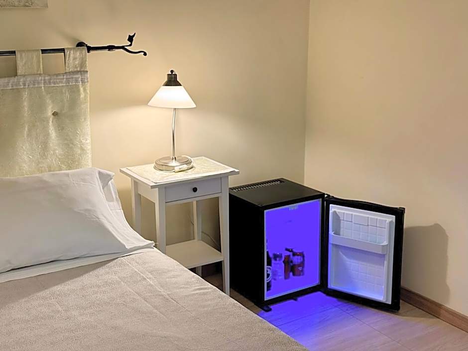 Eremes Rooms & Apartments