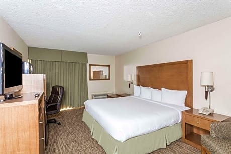 1 King Bed Mobility Accessible Room Non-Smoking