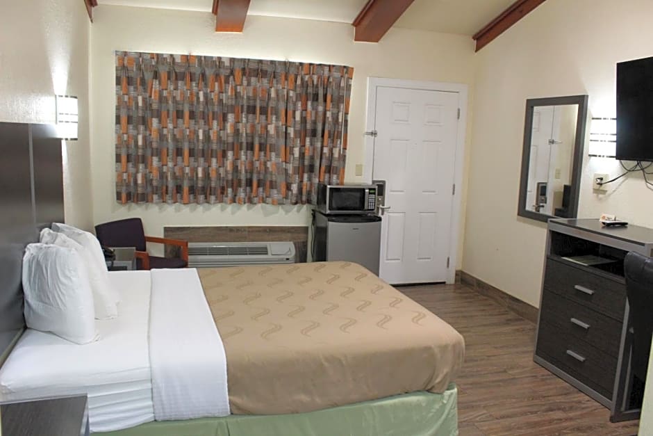 Evergreen Inn and R.V.