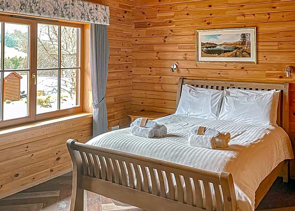 Glen Clova Lodges