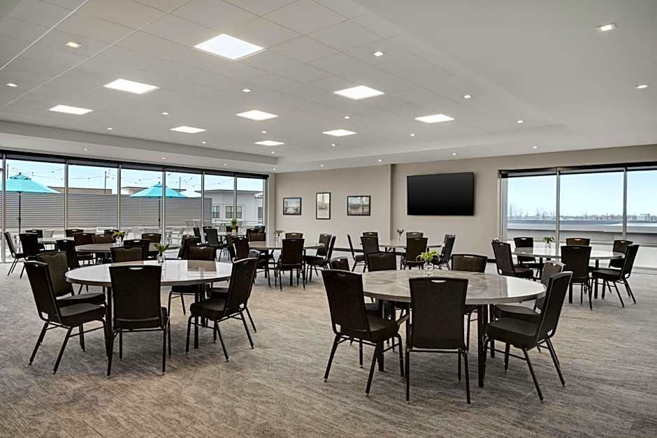 AC Hotel by Marriott Cincinnati at Liberty Center