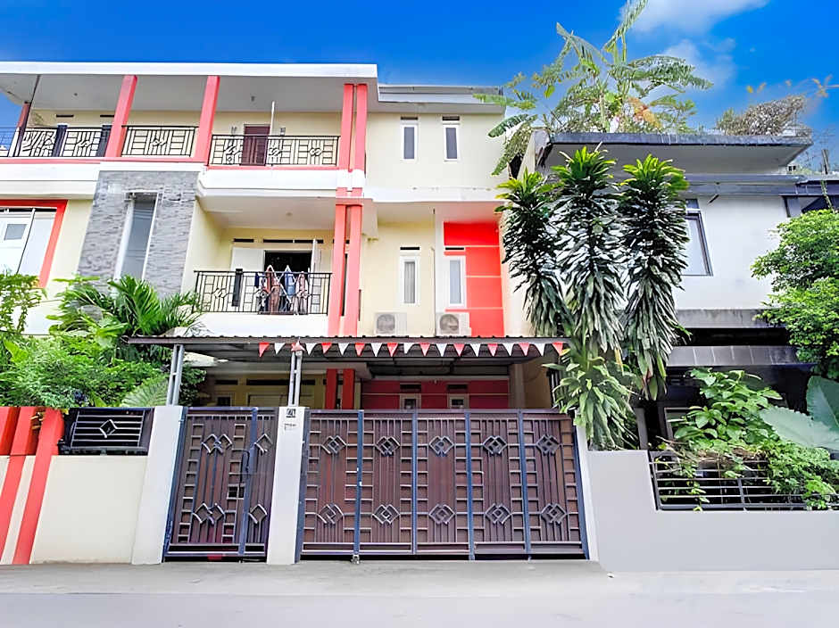 Hotel O Yogyakarta near Universitas Gadjah Mada formerly Sellinas Guesthouse