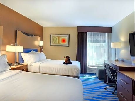 2 Double Beds Hearing Accessible Non-Smoking