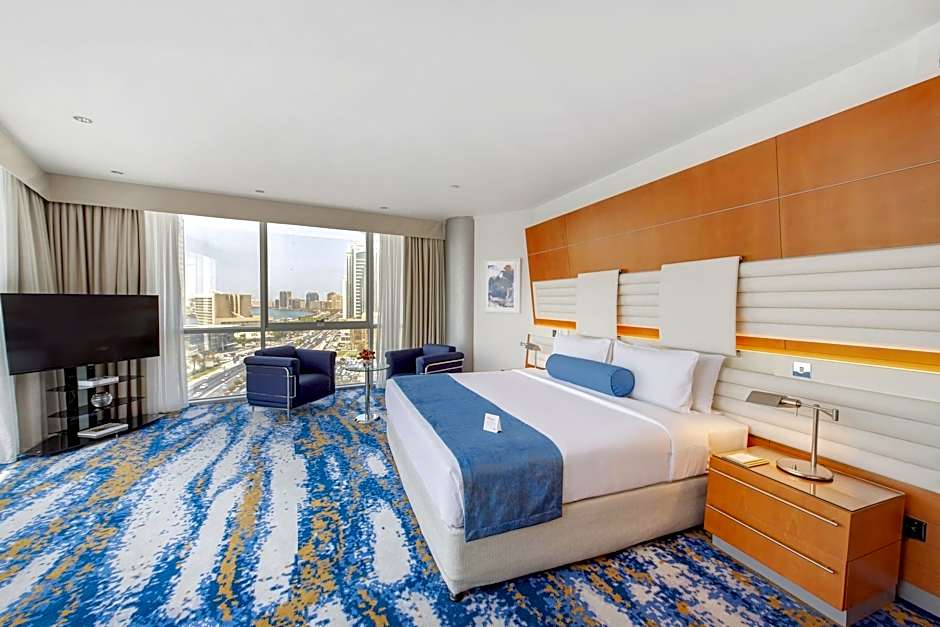 Golden Sands Hotel Creek