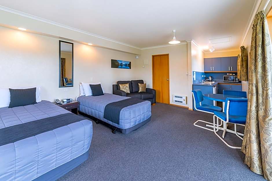 Lakeside Motel & Apartments