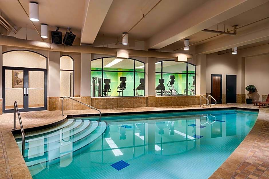 DoubleTree by Hilton North Vancouver