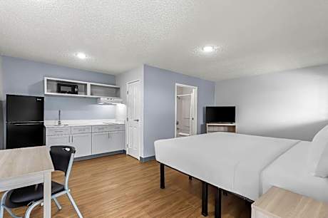 Suburban Studios Lakeland North I-4