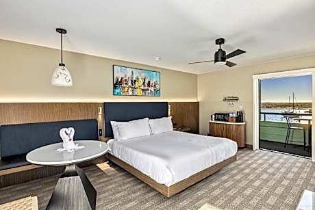 Premium Deluxe King Bed