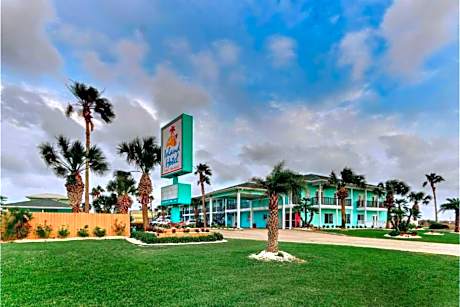 The Island Hotel Near Beach Port Aransas