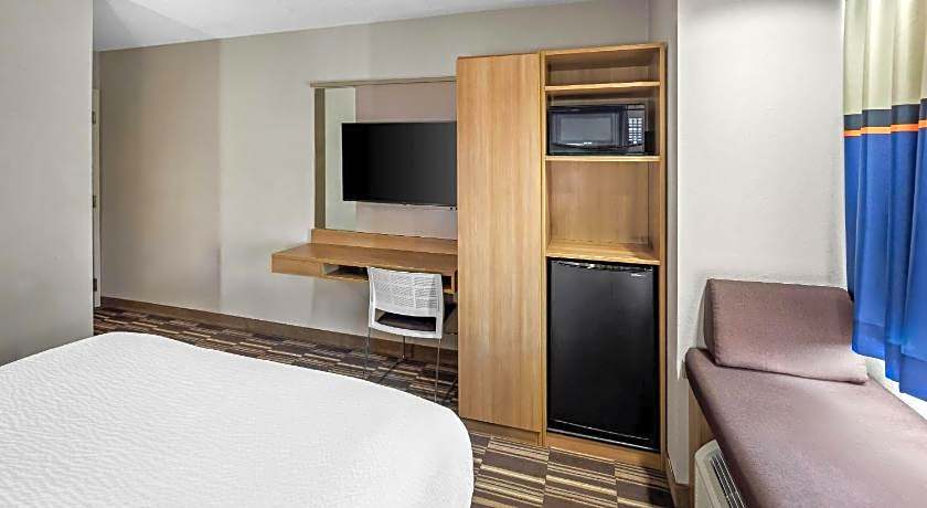 Microtel Inn & Suites by Wyndham Greensboro