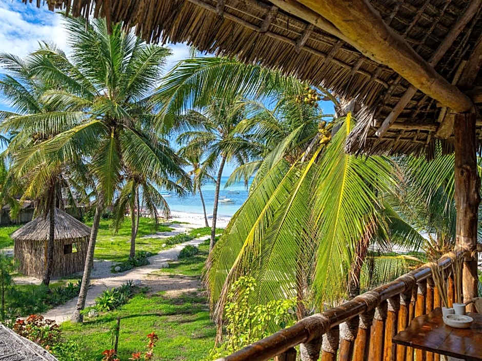 Shanuo Beach Bungalows