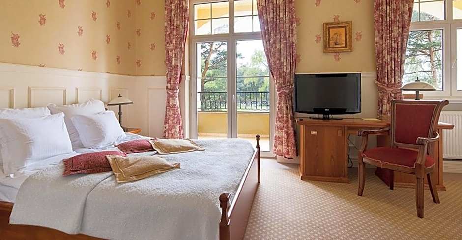 Photo 1 of 4 of Junior Suite