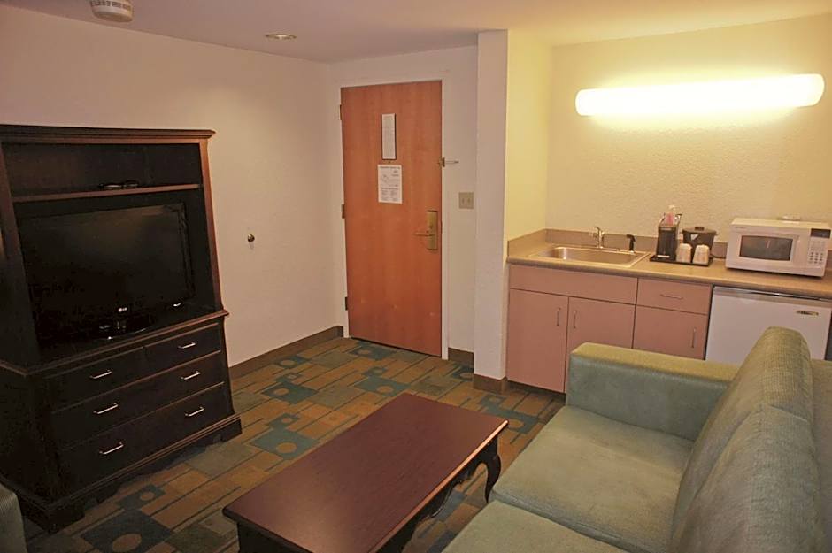 La Quinta Inn & Suites by Wyndham Boston Somerville