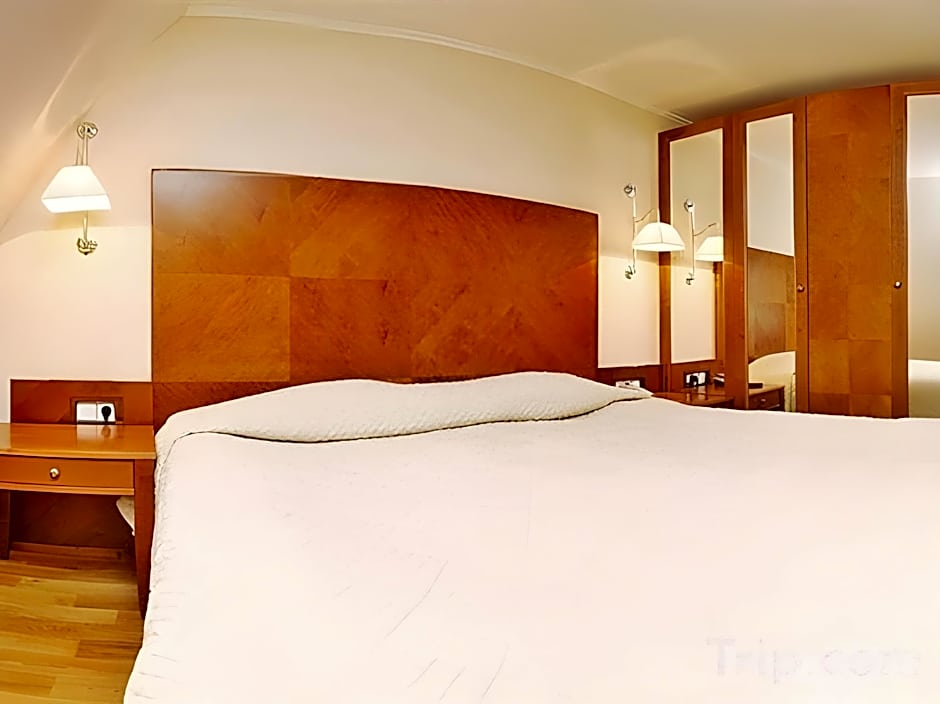 The Golden Wheel Boutique Hotel